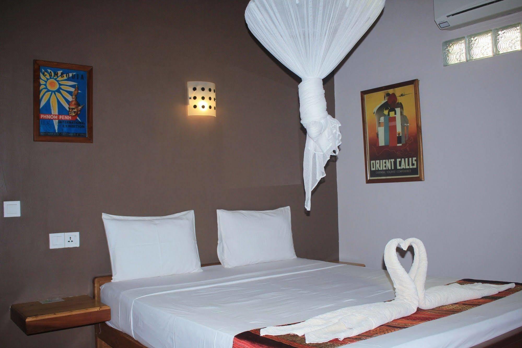 Botanica Hotel Kep Bagian luar foto