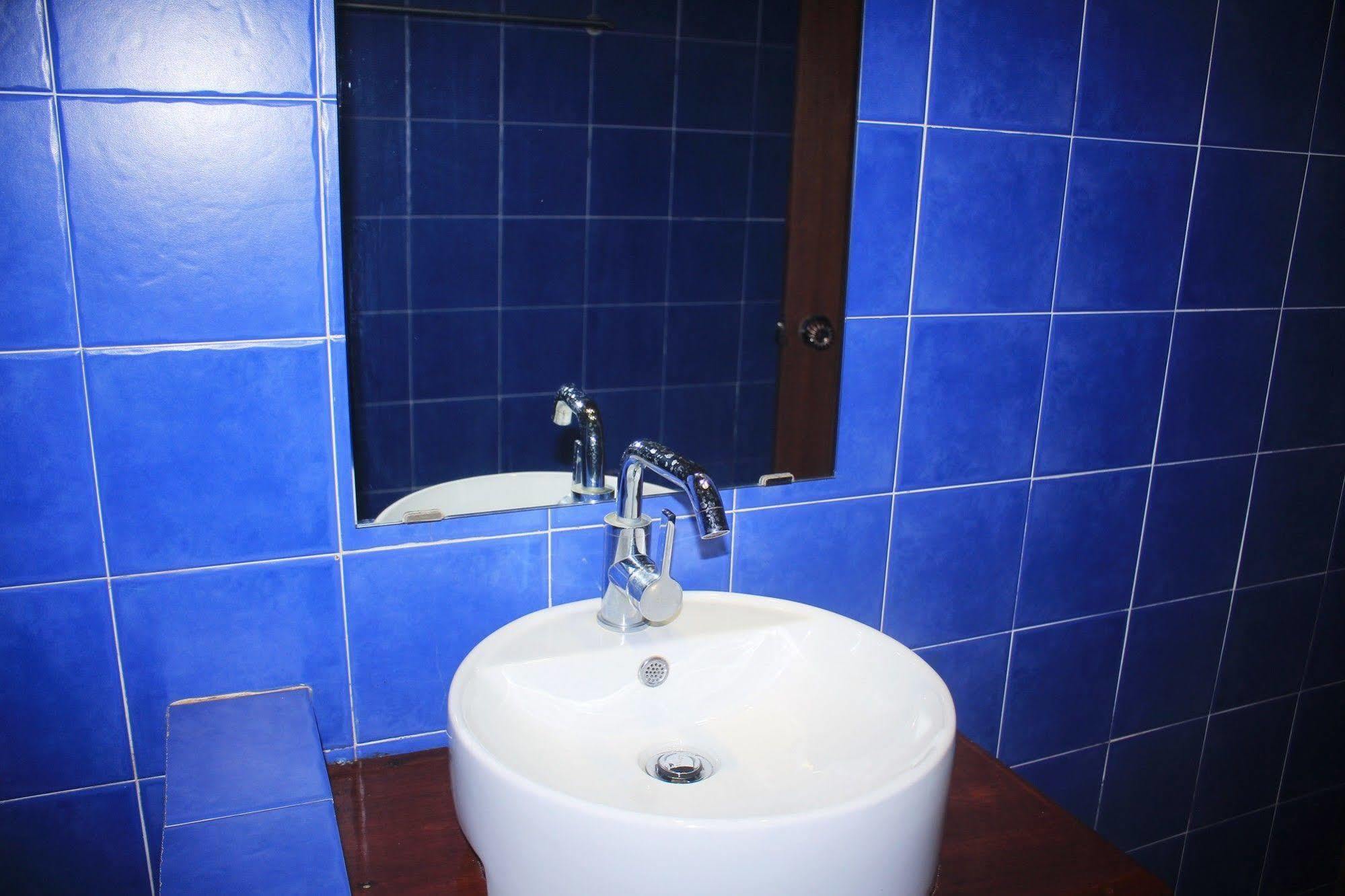Botanica Hotel Kep Bagian luar foto