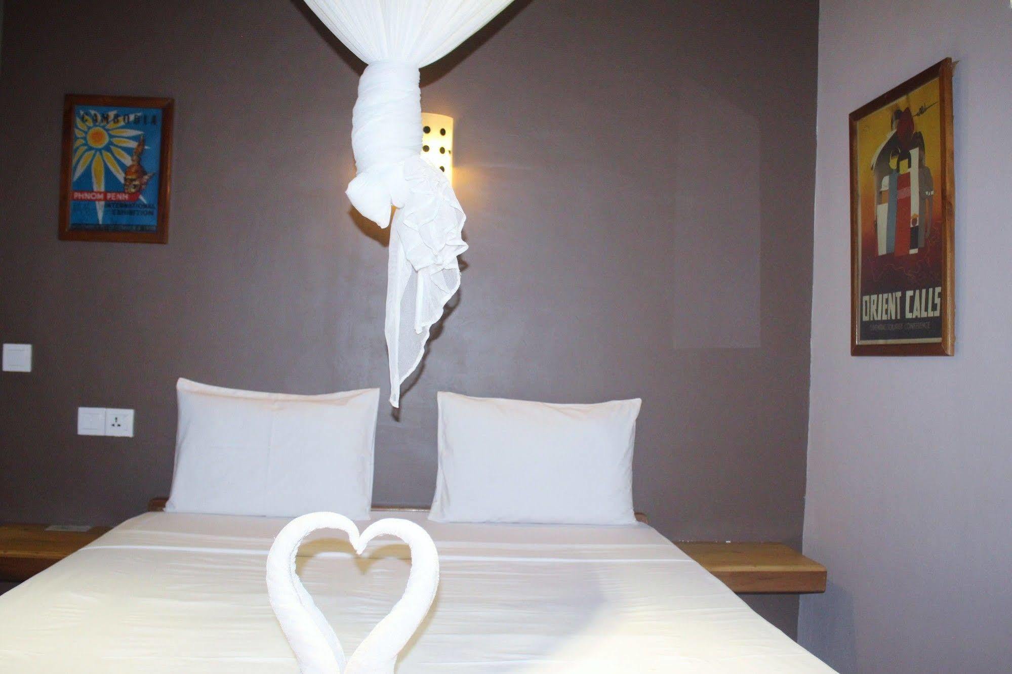 Botanica Hotel Kep Bagian luar foto