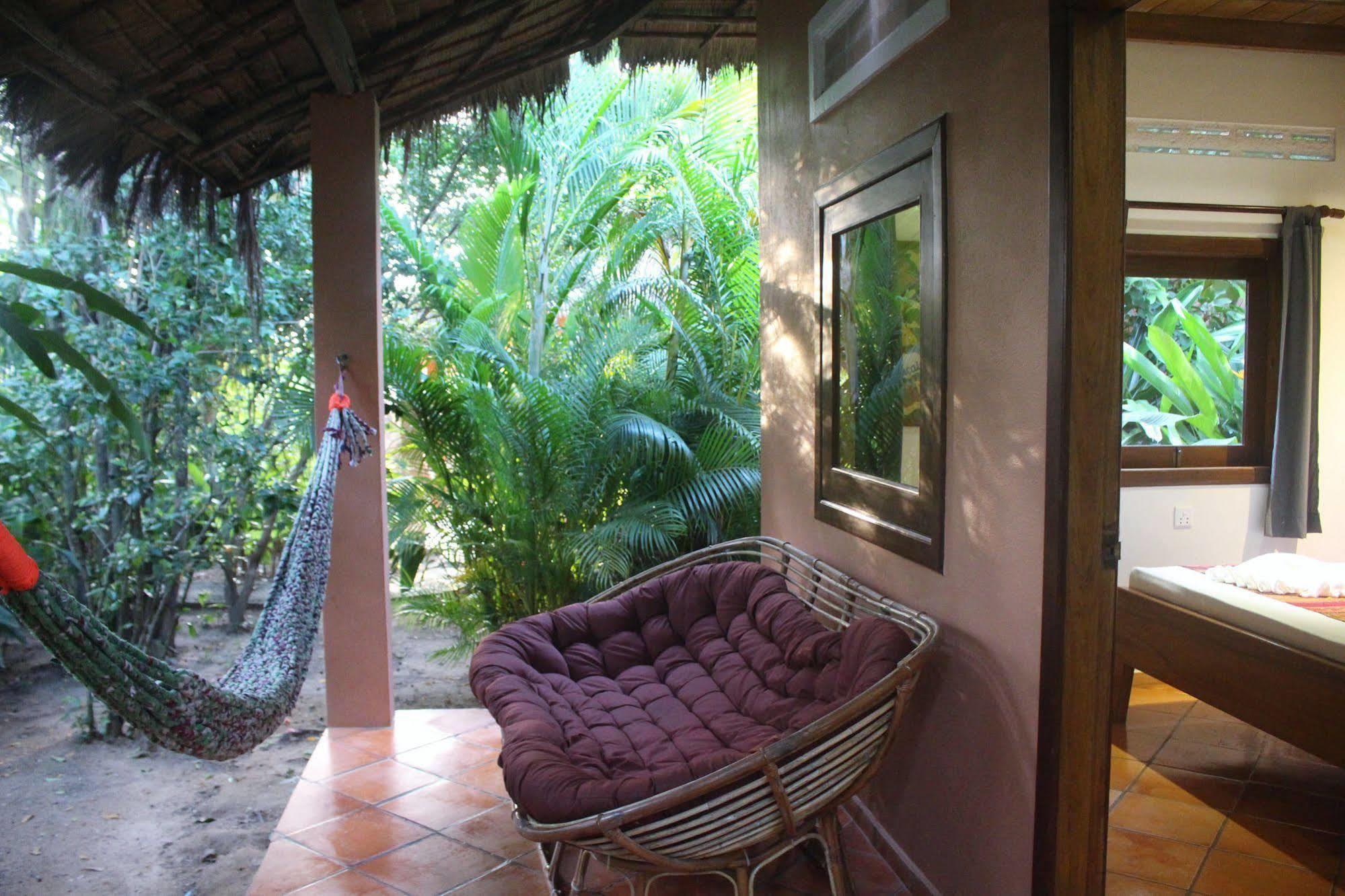 Botanica Hotel Kep Bagian luar foto