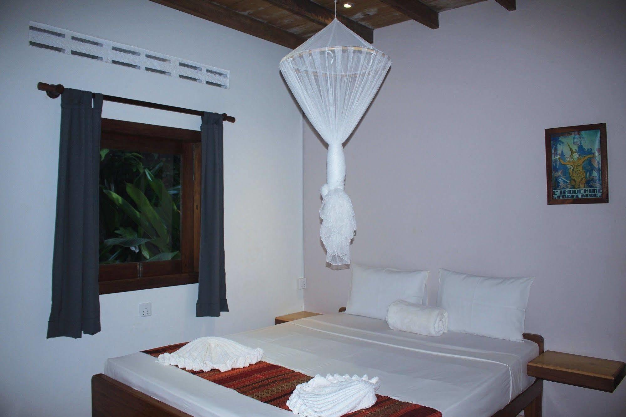 Botanica Hotel Kep Bagian luar foto