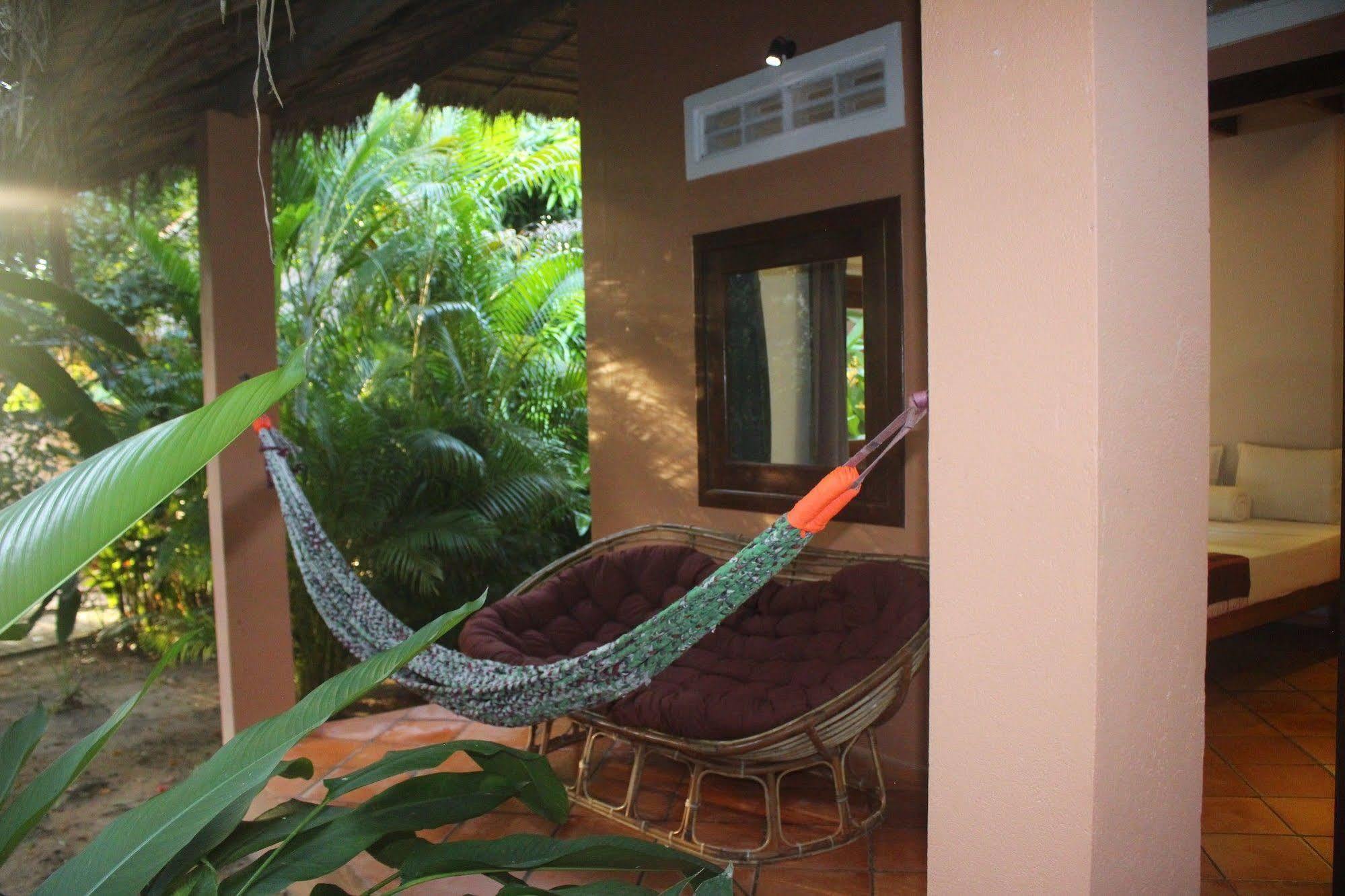 Botanica Hotel Kep Bagian luar foto