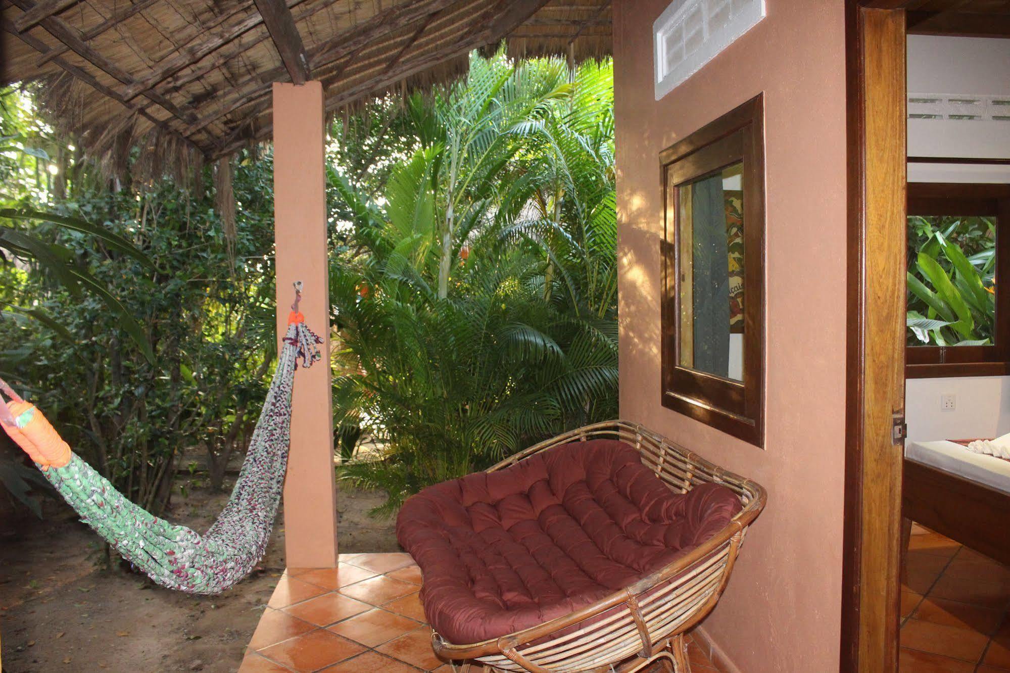 Botanica Hotel Kep Bagian luar foto