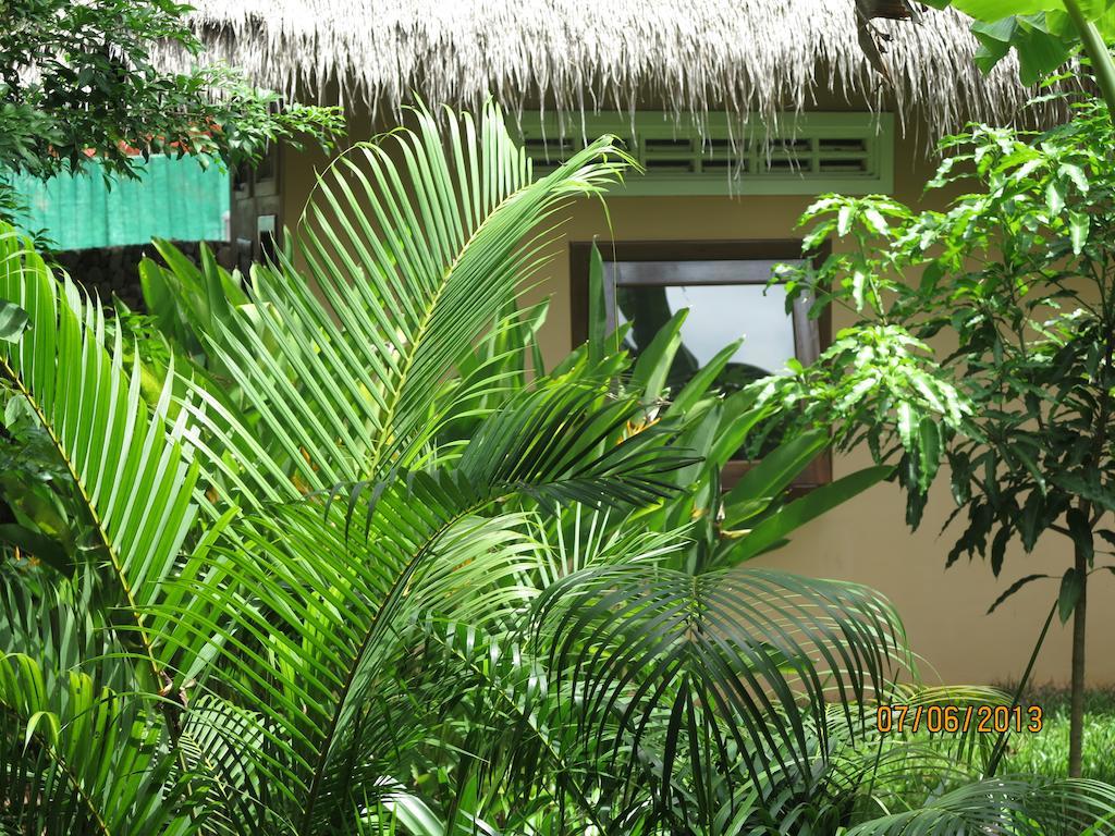 Botanica Hotel Kep Bagian luar foto
