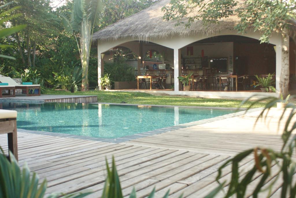 Botanica Hotel Kep Bagian luar foto