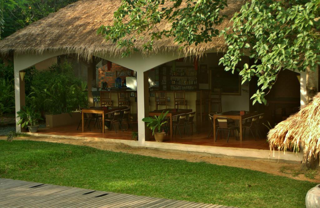 Botanica Hotel Kep Bagian luar foto
